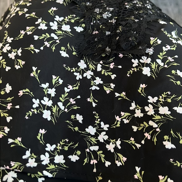 Zara Cute Floral Top - Picture 5 of 5